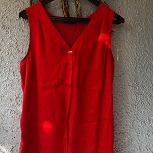 Express solid red top